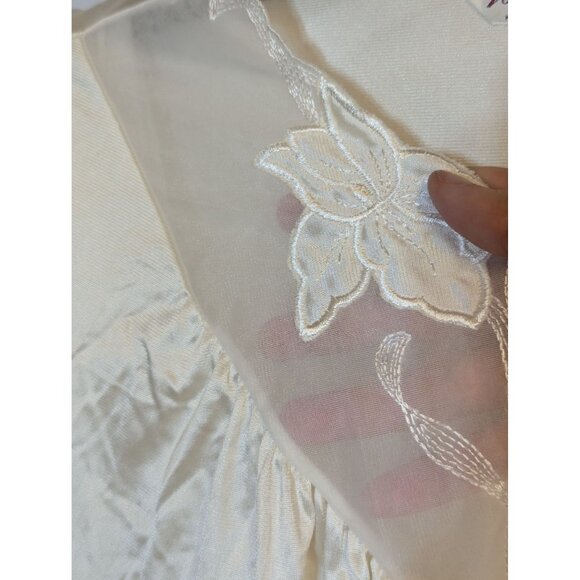 Vintage Vanity Fair Ivory Nightgown & Robe Set With Embroidered Sheer Details - - Picture 2 of 8